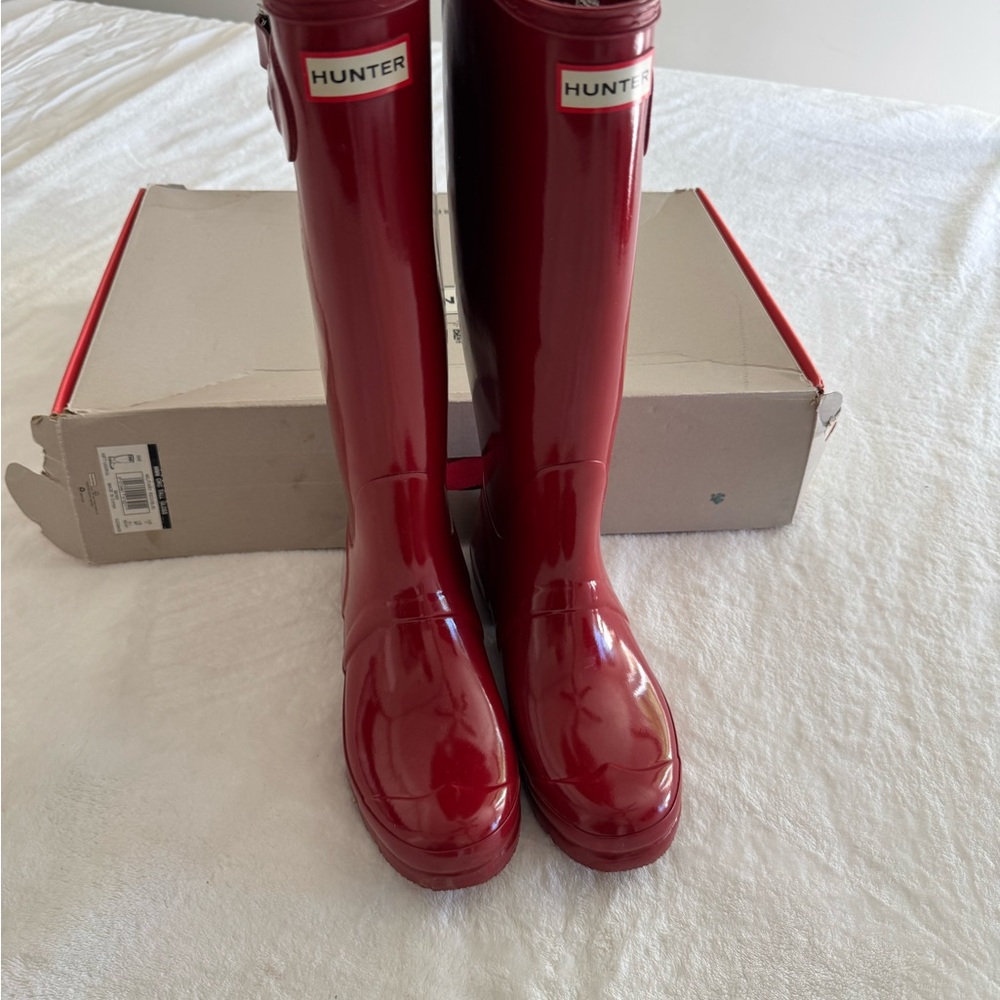 Hunter Glossy Cherry Boots